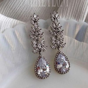 Stunning Wedding or Prom Earrings!